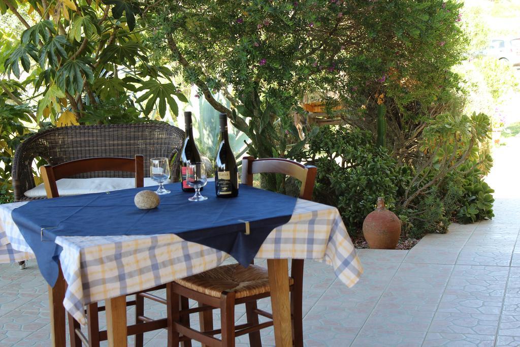 Agriturismo Campesi Casale Tra Le Vigne Aglientu Exterior foto