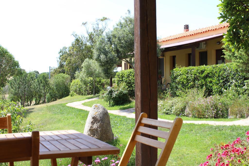 Agriturismo Campesi Casale Tra Le Vigne Aglientu Exterior foto
